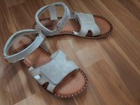 Kickers Sandalen Leder 36 silbern Klettverschluss Strasssteine Baden-Württemberg - Waiblingen Vorschau