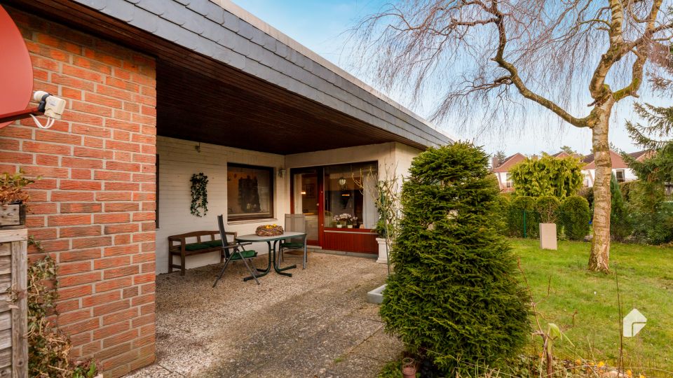 Attraktiver Bungalow mit Terrassengarten, EBK und Garage in vorteilhafter Lage in Henstedt-Ulzburg