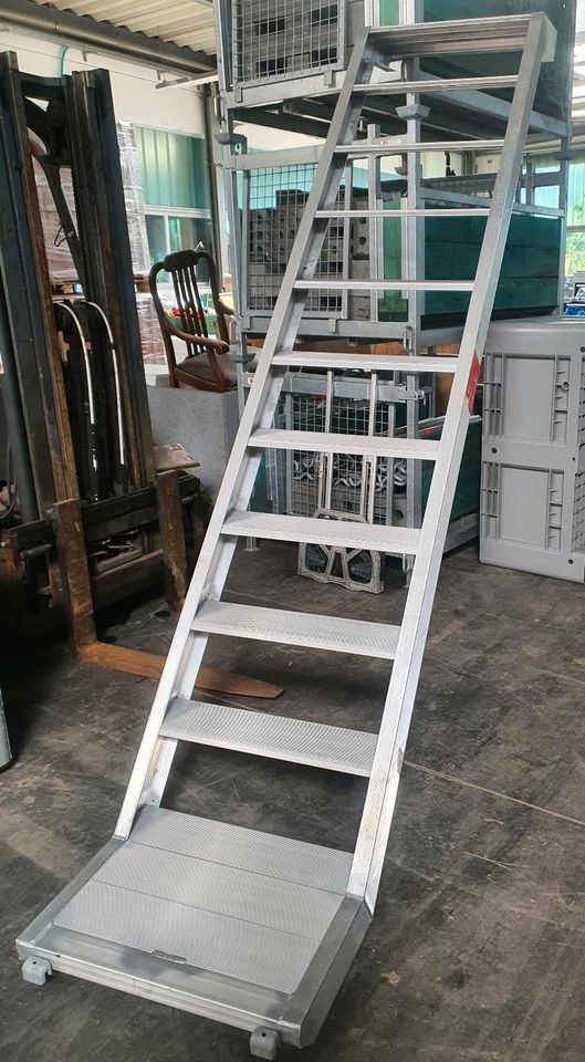 Altrad Baumann Gerüsttreppe + Geländer Aluminium 2,57 in Lübeck