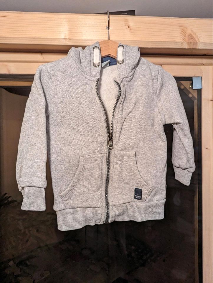 Sweatjacke KANZ Gr. 92 in München