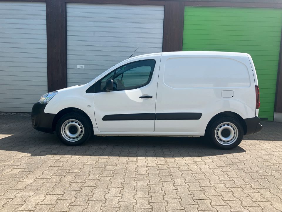 Peugeot Partner L1 Premium *MOD.2019* 1.HAND*NAVI*PDC*SCHECKHEFT* in Hagen