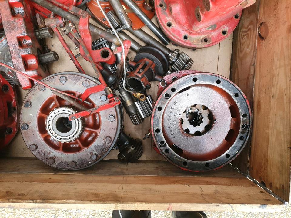 Ihc Case-IH Getriebeteile B-Fam*554*644*744*844*844-S*743*745 in Straelen
