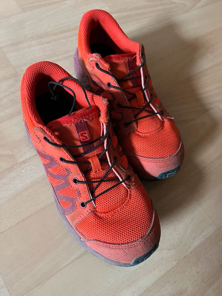 Salomon Trekking Schuhe Junge Mädchen Gr. 32 neuwertig in Hamburg