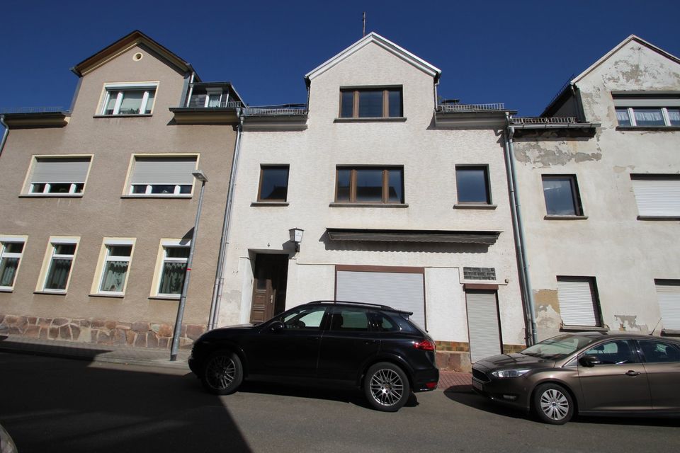 120 m² Ladenlokal, 140 m² auf drei Wohnungen verteilt in Crimmitschau