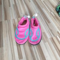 Badeschuhe Gr. 25 Wasserschuhe Mädchen pink Gummizug Sachsen - Auerbach (Vogtland) Vorschau