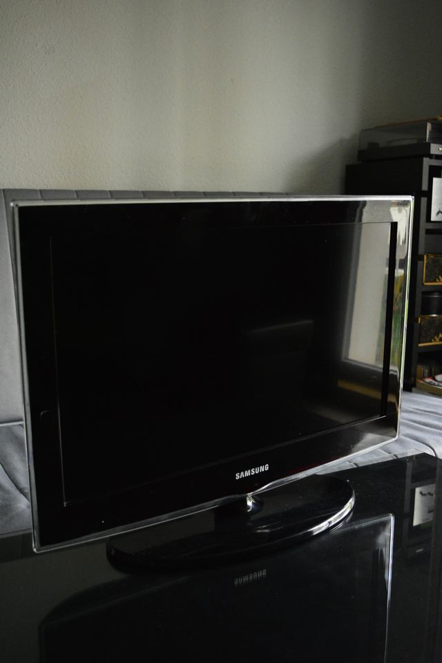 SAMSUNG Fernseher LCD TV 26" TOP ZUSTAND!!! in Dresden