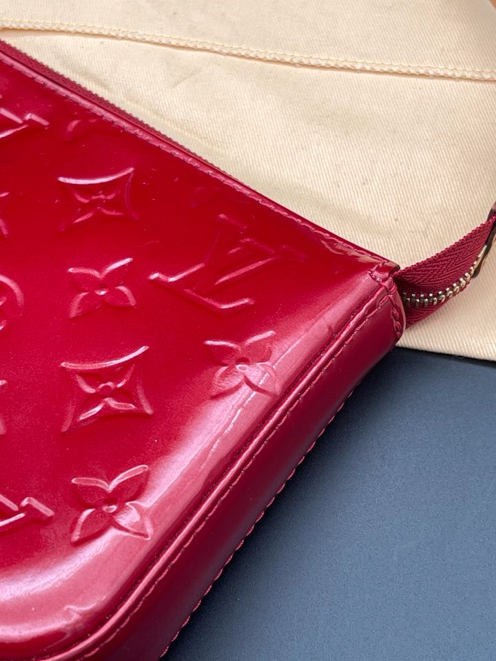 Louis Vuitton Pochette NM Vernis , rot in Lohmar