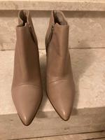 Neue Stiefeletten Zara, Leder Größe 36 Bayern - Neufahrn Vorschau