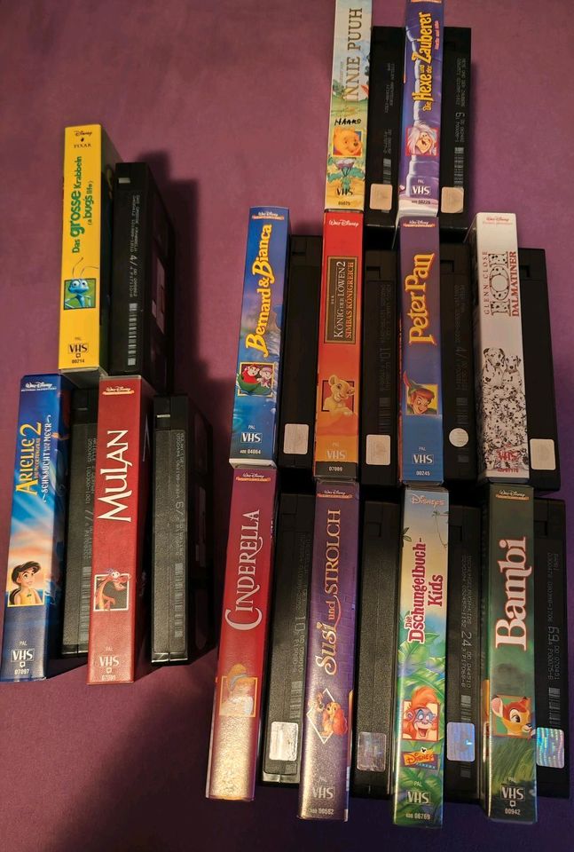 31 VHS Walt Disney Video Casetten teilw. mit Hologramm in Uetze