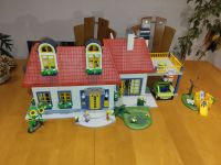 Playmobil Puppenhaus mit Ausstatung und viel Zubehör Nordrhein-Westfalen - Krefeld Vorschau
