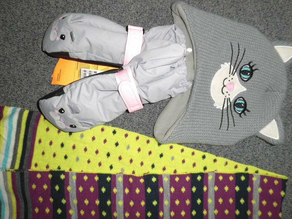 Mützen 52-54, Schals, Loops, Ski-Handschuhe 122-128 z.T. NEU in Ganderkesee