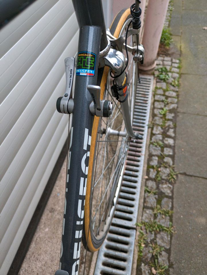 Peugeot Vintage Stahlrenner Rennrad Retro RH 57 in Bonn