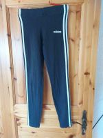 Adidas Baumwoll Leggings schwarz weiße Streifen Gr 164 Niedersachsen - Hessisch Oldendorf Vorschau