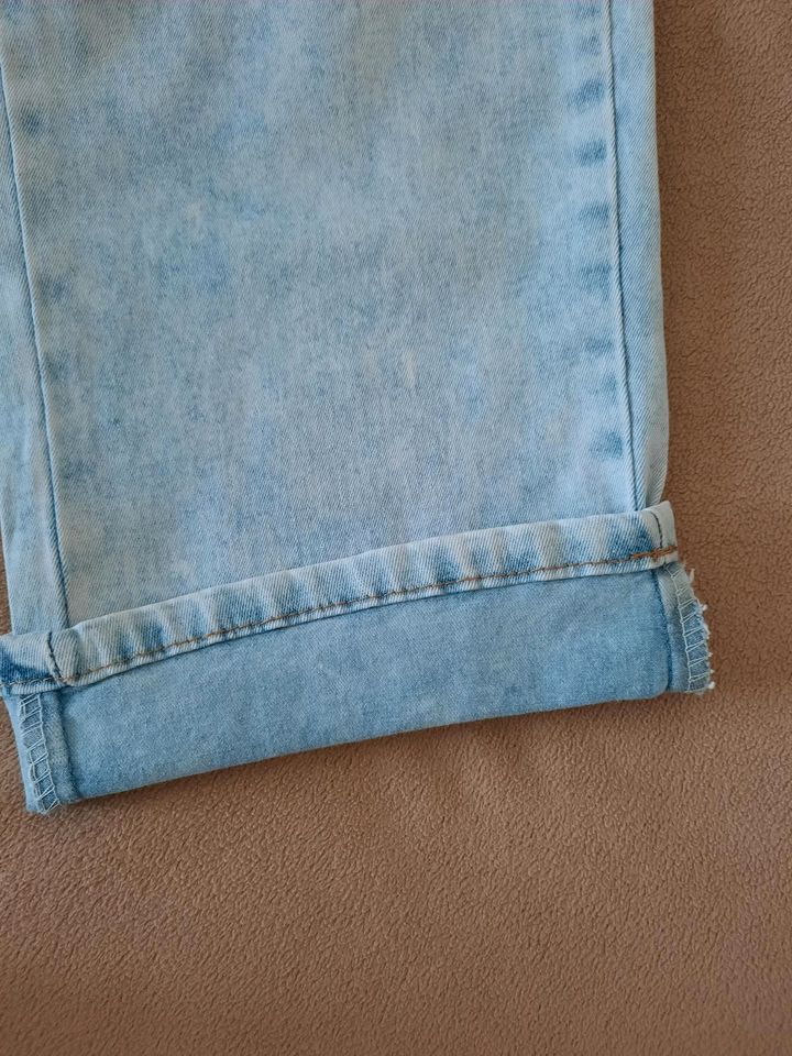 Damenshorts Jeans 42/XL Bermuda NEU in Hofgeismar