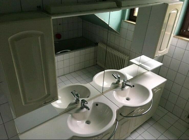Hochwertige Bad Einrichtung mit sep. Hochschrank, auch einzeln.. in Hüttenberg