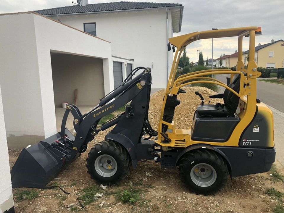 Mietbagger Kubota mit Abbruchhammer mieten, Privat und Gewerblich in Abensberg