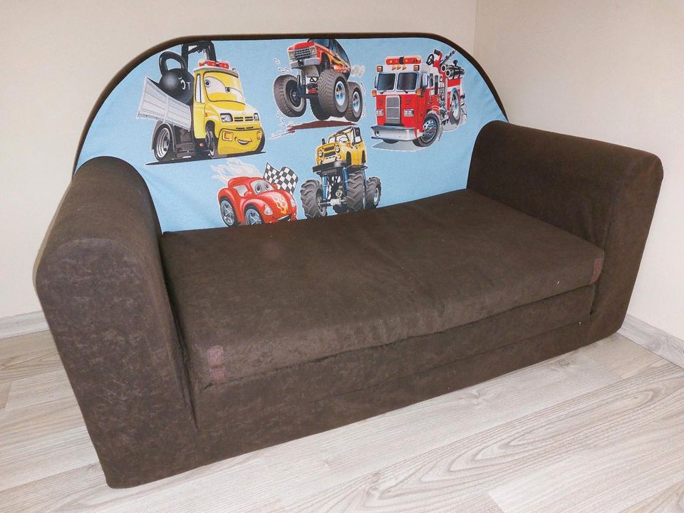 Schaumstoff Sofa mit Schlaffunktion ausklappbar Schlafcouch in Geesthacht