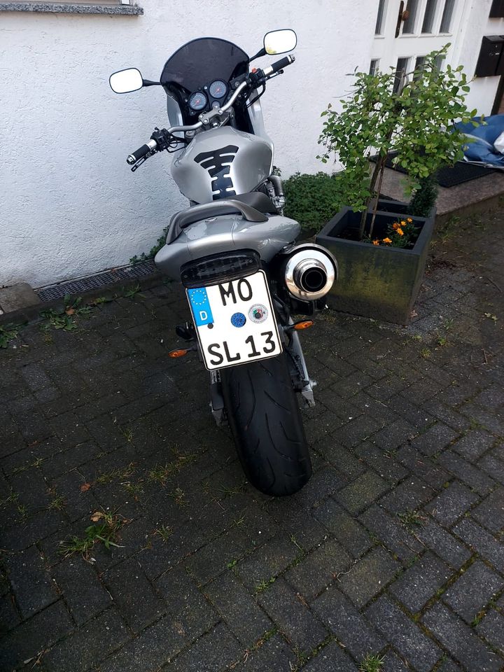 Honda CB 600 F Hornet in Duisburg
