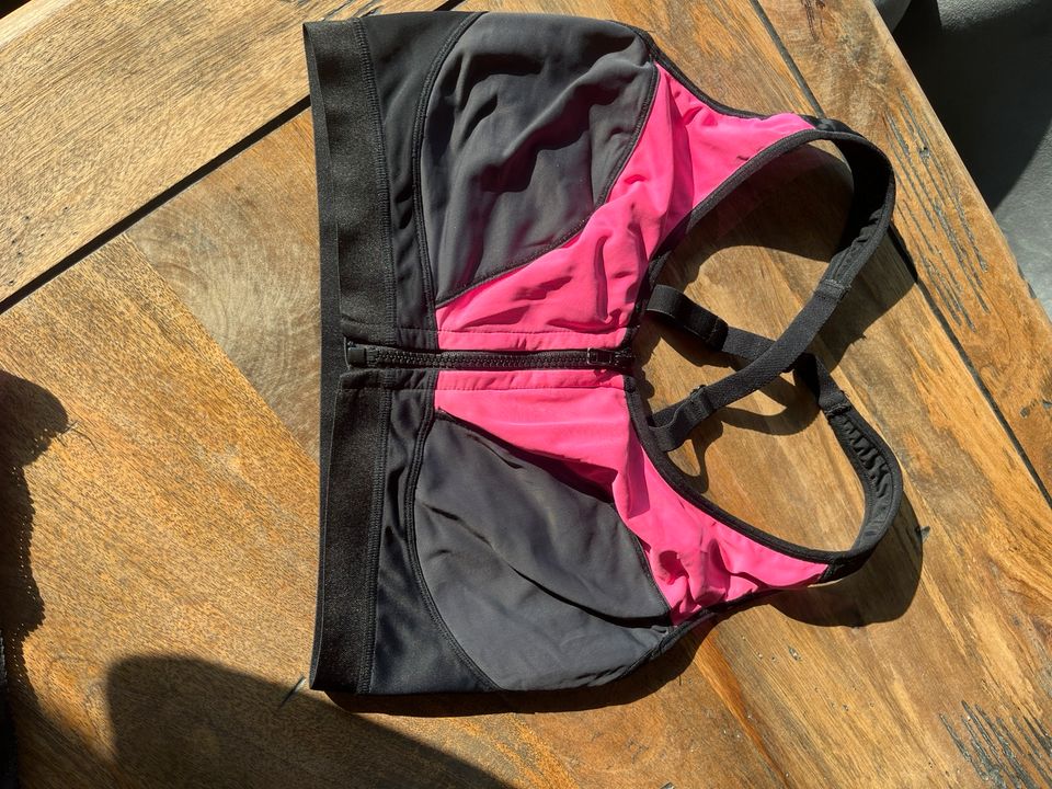 Hunkemöller HKMX Sport Short Bustier  38 C Körbchen Top Oberteil in Salzwedel