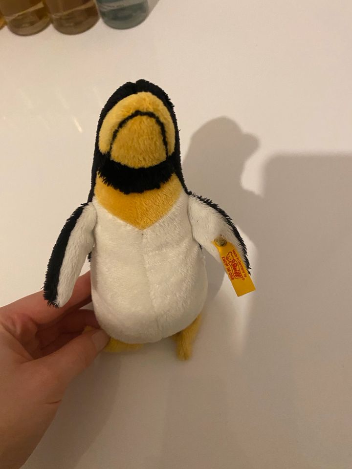 Steiff Pinguin in Leipzig