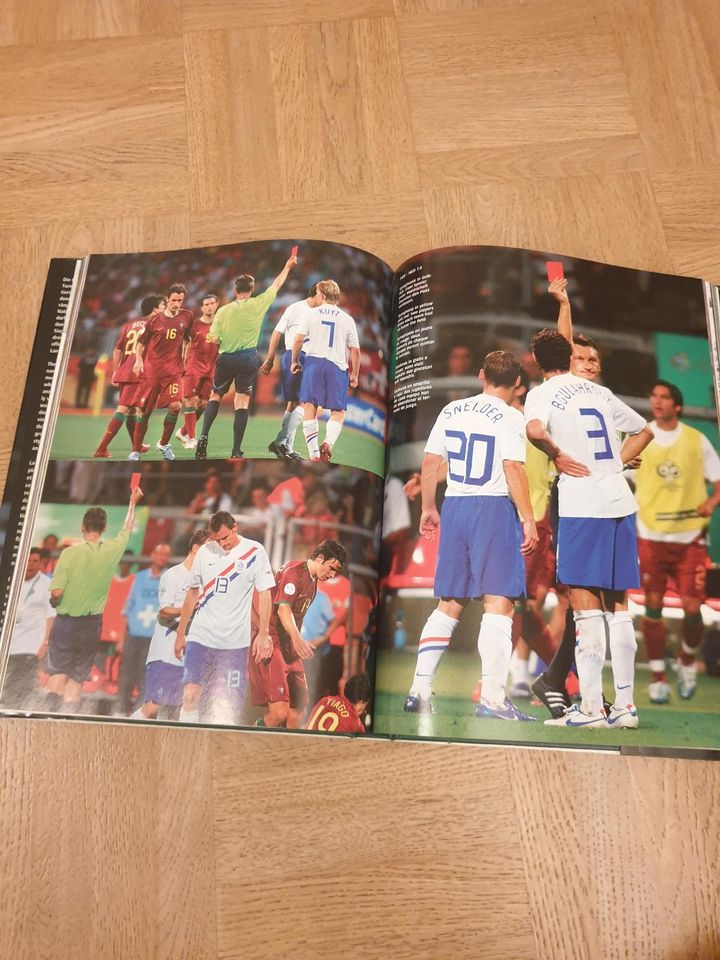 WM 2006 Buch, World Cup Germany, viele Bilder in Stuttgart