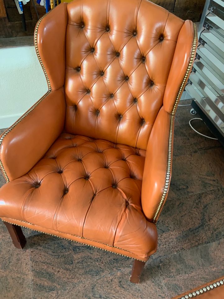 2 Chesterfield,Ohrensessel,Sessel echt Leder, vintage Top Zustand in Lehre