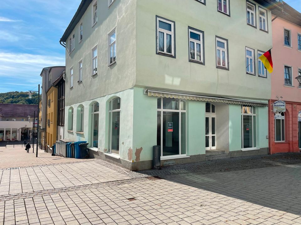 RESERVIERT:Attraktive Investition: Renditestarkes Mehrfamilienhaus mit Gewerbeeinheit - Eine vielversprechende Perspektive im Immobilienmarkt in Hildburghausen