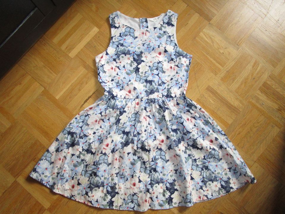 H&M Fit&Flare Sommerkleid festlich Blumen Gr. 152 wie neu in Dortmund