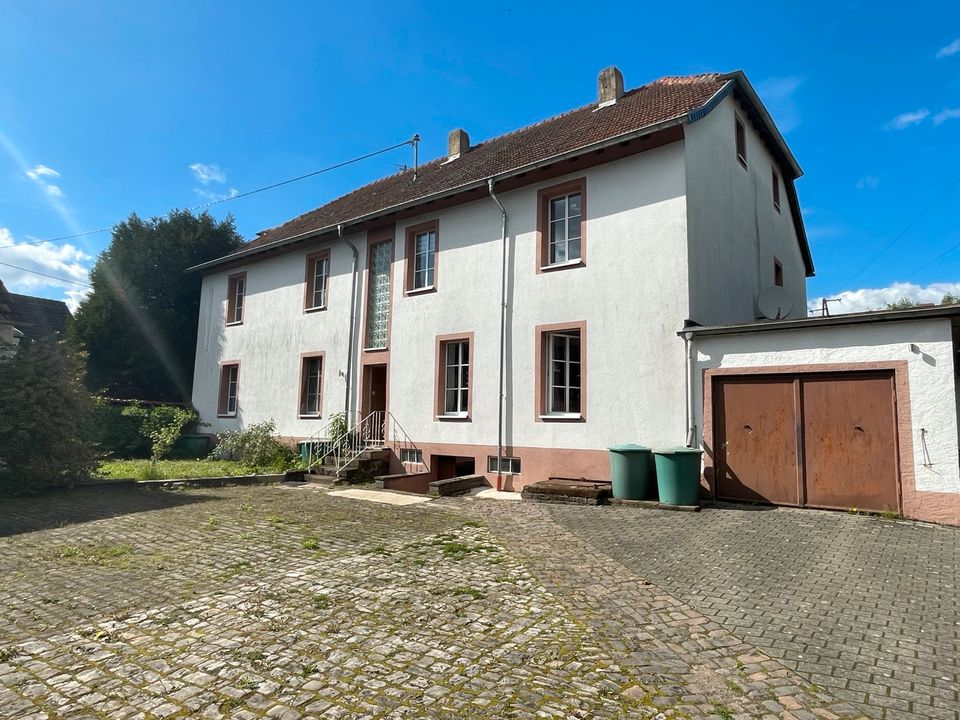 Bauernhaus mit großem Hof, Scheune und Garten in Mandelbachtal - Habkrichen in Mandelbachtal