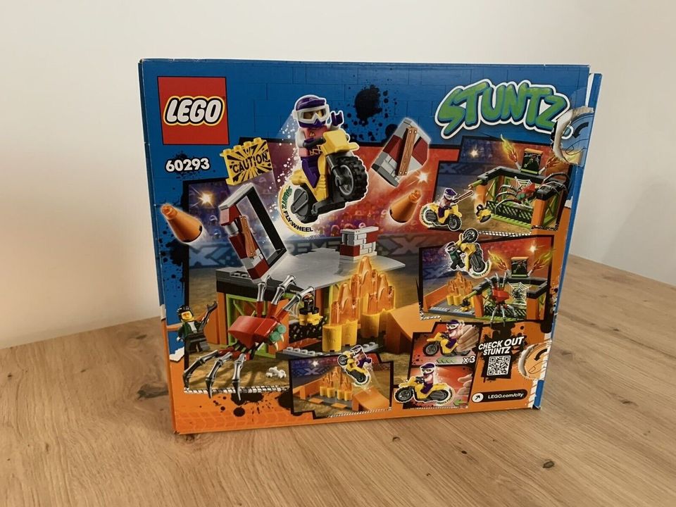 LEGO CITY STUNTZ- 60293 - STUNT PARK- BAUSET- VOLLSTÄNDIG-TOP in Kamen