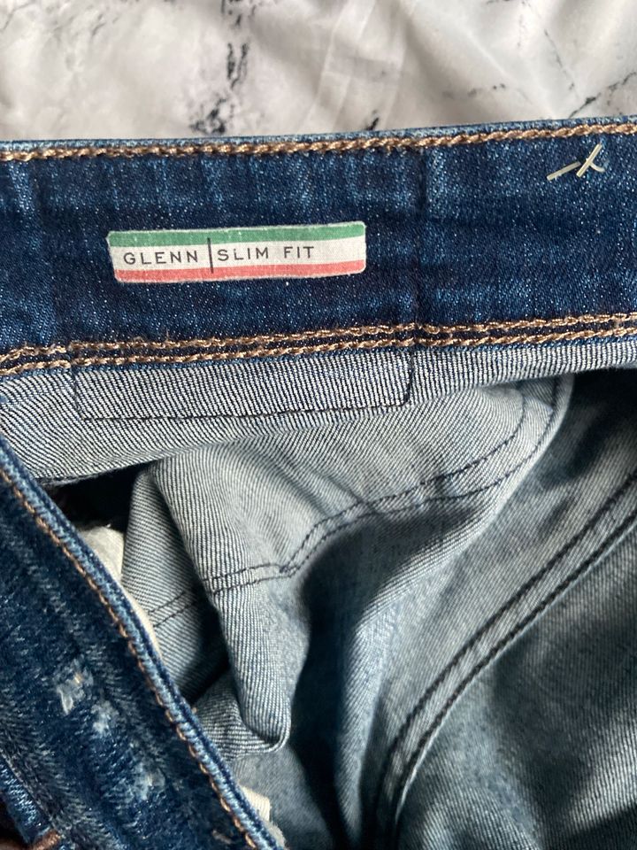 Jack and Jones Jeans, Replay Dsquared Tommy Hilfiger Lévi‘s in Hamburg