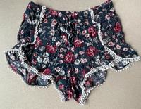 Shorts mit Blümchenmuster Hamburg-Mitte - Hamburg Hamm Vorschau