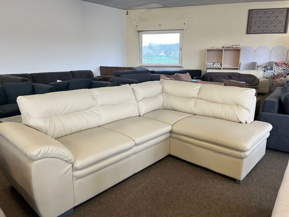 Sofa Ecksofa Wohnlandschaft Cauch Sessel Tisch in Wietzen