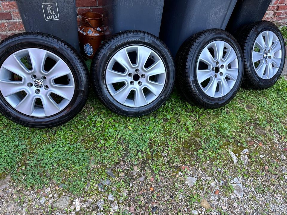 VW Winterreifen auf Alufelgen in Bad Münder am Deister