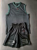 Air Jordan Basketball Kurzhose + Shirt Größe M Top Zustand rare Berlin - Marzahn Vorschau