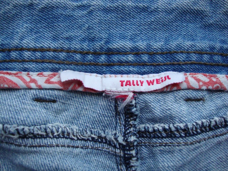Tally Weijl kurze Jeans Hose Stretch Gr. S M 38 einf. Bundw. 43 c in Lorsch