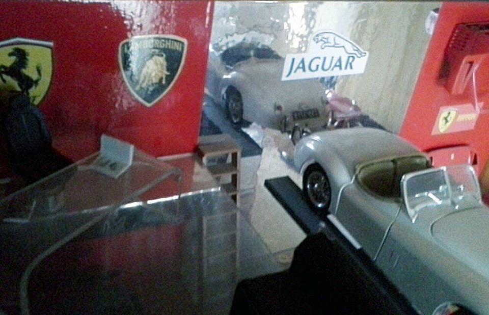 Werkstatt-Diorama 1:18 Jaguar, Ferrari, Alfa Romeo, Lancia, MB... in Unterensingen