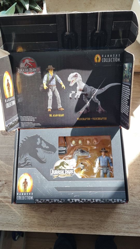 Mattel Jurassic Park 3 Hammond Collection Dr. Alan Grant & Raptor in Erlangen