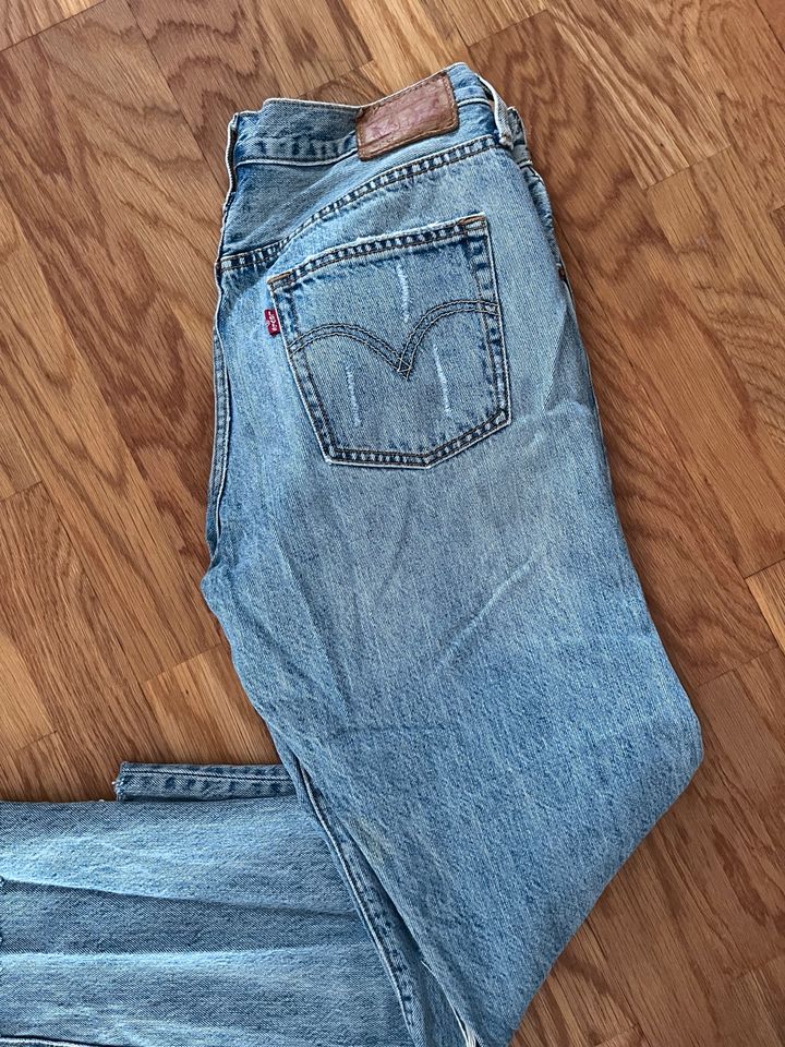 Levis 501 Ct Jeans Fringe 38 40 Destroyed Style in Köln