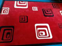 Teppich rot ,  schwarz- weiß geometrisches Muster Nordrhein-Westfalen - Lichtenau Vorschau