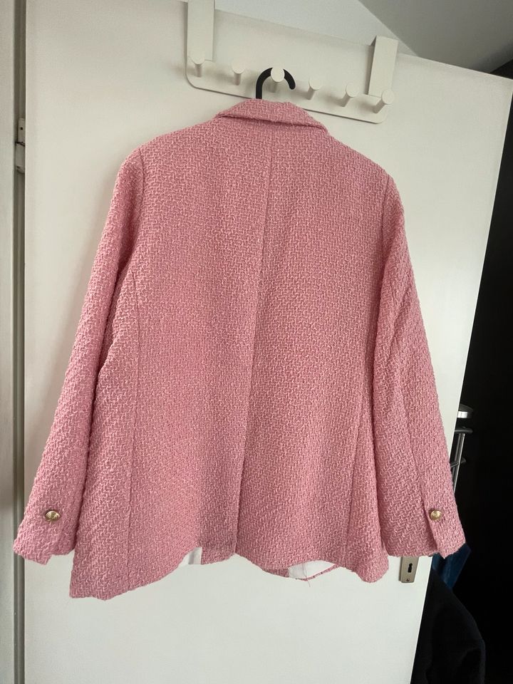 *NEU* H&M Oversized Blazer aus Boucle rosa Gr. M in Schwalbach a. Taunus