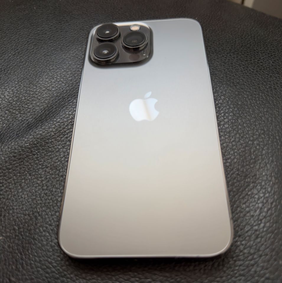 iPhone 13 Pro 256 GB spacegrey in Troisdorf