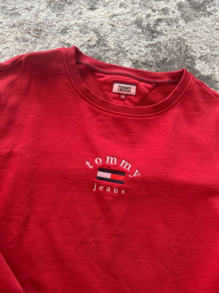 Tommy Jeans Pullover Größe M in Waldmühlen