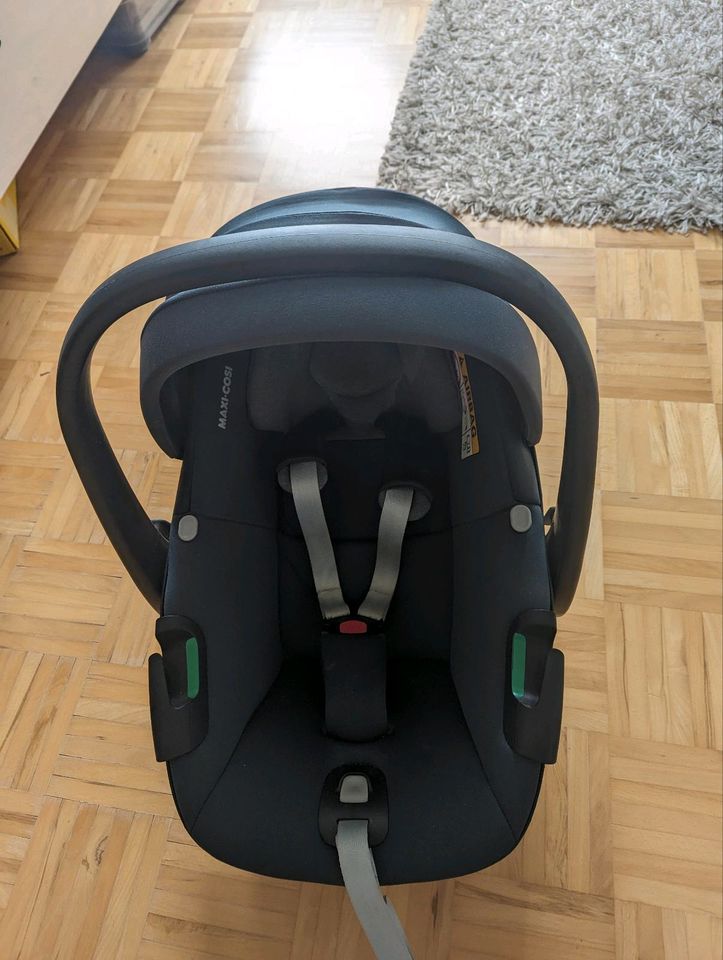 Maxi Cosi Pebble 360 (ohne Station) in Eschbach