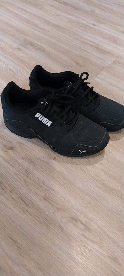 Puma Turnschuhe in Ellscheid