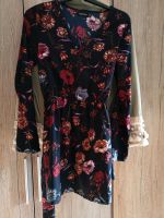 Boohoo Kleid Blumen Muster blau 34 xs Sachsen - Lichtentanne Vorschau