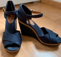 Tommy Hilfiger Sandalen mit Keilabsatz, blau Hessen - Bad Homburg Vorschau