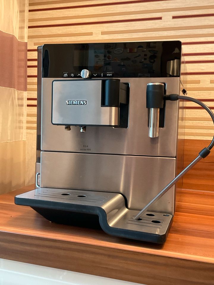 Siemens EQ8 Kaffeevollautomat in Schwanewede