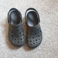 schwarze Clogs für Kinder, Gartenschuhe, Gr. 32 Brandenburg - Rangsdorf Vorschau