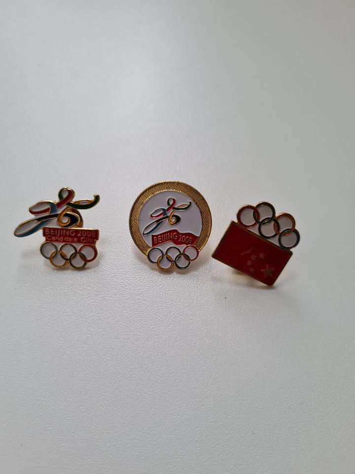 3 Beijing Peking 2008 Sommer Olympiade Pins Abzeichen Sammler! in Heroldsbach